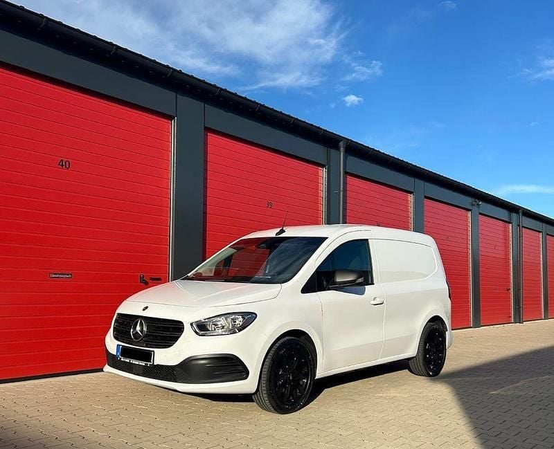 Weiß Gebraucht 2023 Mercedes Citan 112 | 19.516 € (Fairer Preis) - Bild 1/4