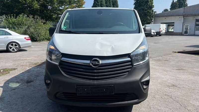 Weiß Gebraucht 2017 Opel Vivaro Van / Kleinbus | 6.950 € (Superpreis) - Bild 1/4