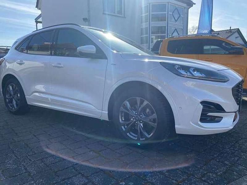Gebraucht Ford Kuga ST-Line X 150 PS (110 kW) 2021 Arktisweiß (metallic) SUV