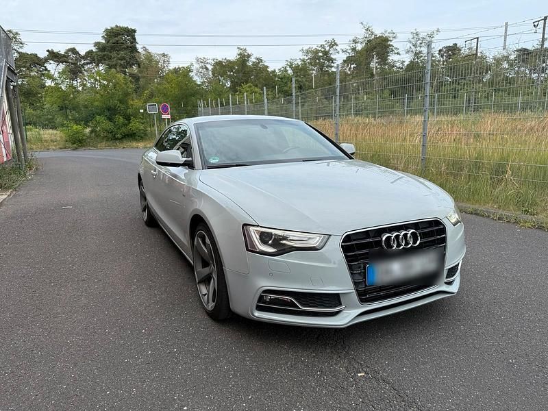 Grau Gebraucht 2012 Audi A5 S-Line Coupé | 11.500 € (Guter Preis) - Bild 1/4