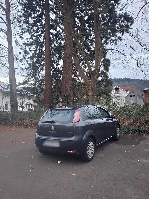 Gebraucht Fiat Punto 77 PS (56 kW) 2011 Grau Kleinwagen