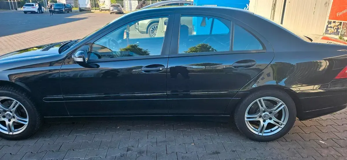 Gebraucht Mercedes C180 143 PS (105 kW) 2006 Schwarz Limousine