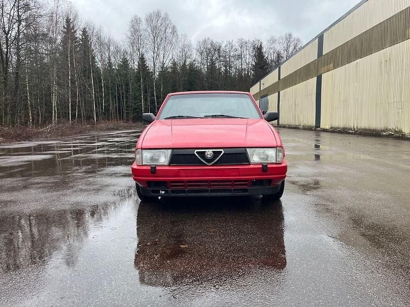 Gebraucht Alfa Romeo 75 155 PS (114 kW) 1987 Rot Limousine
