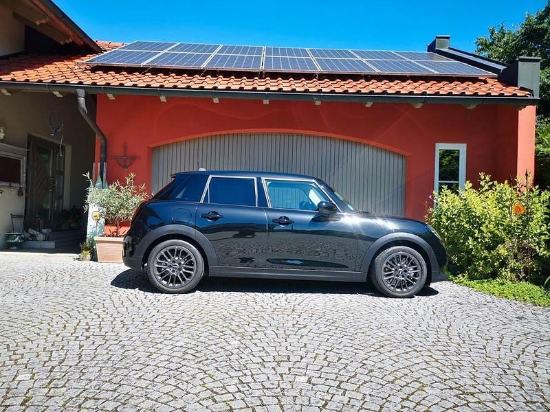 Gebraucht Mini Cooper 114 kW (156 PS) 2026 Schwarz Kleinwagen
