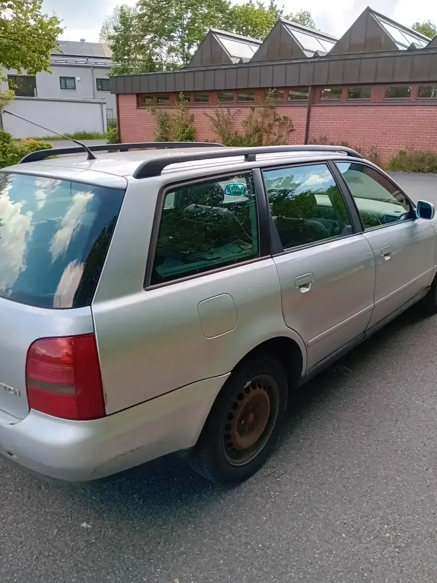 Gebraucht Audi A4 115 PS (84 kW) 1998 Silber Kombi