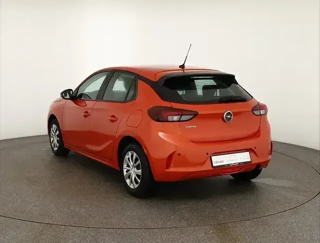 Używany Opel Corsa 75 KM (55 kW) 2022 Pomarańczowy Hatchback