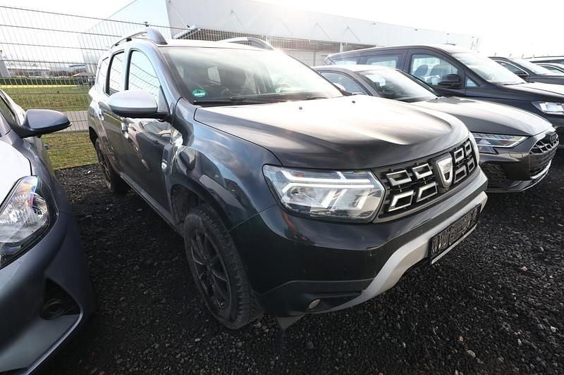 Gebraucht Dacia Duster Prestige 131 PS (96 kW) 2022 Perlmutt schwarz SUV