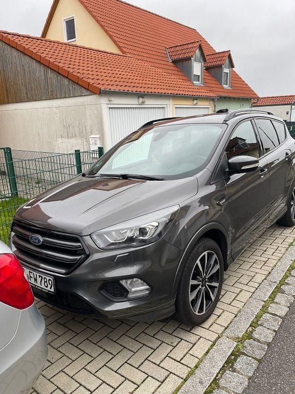 Gebraucht Ford Kuga ST-Line 150 PS (110 kW) 2018 Grau SUV