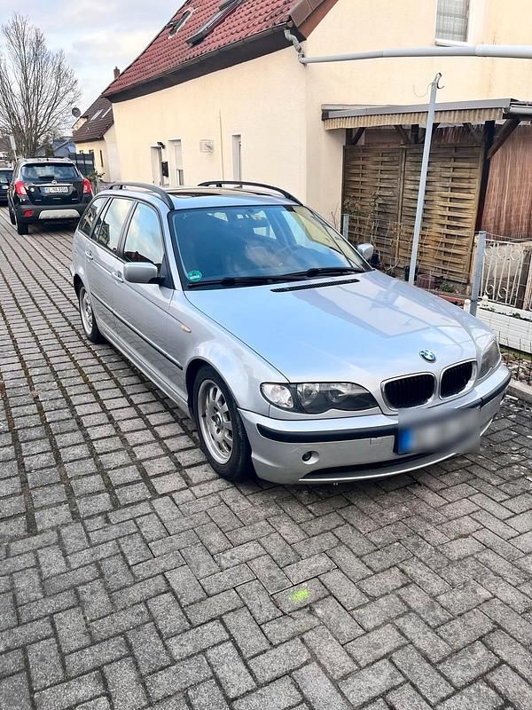 Gebraucht BMW 320 150 PS (110 kW) 2005 Silber Kombi