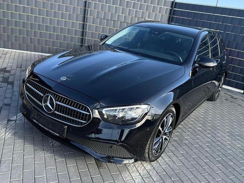 Gebraucht Mercedes E300 Avantgarde 258 PS (189 kW) 2020 Schwarz Limousine