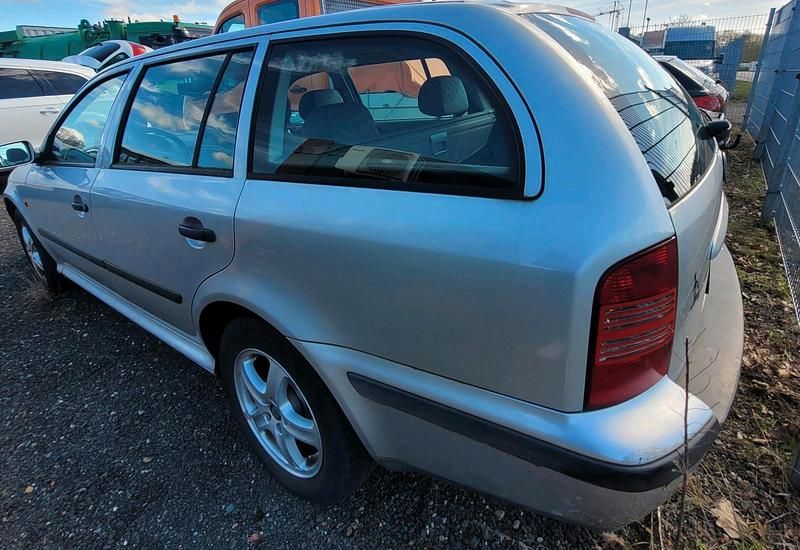 Gebraucht Skoda Octavia 110 PS (80 kW) 1999 Grau Kombi