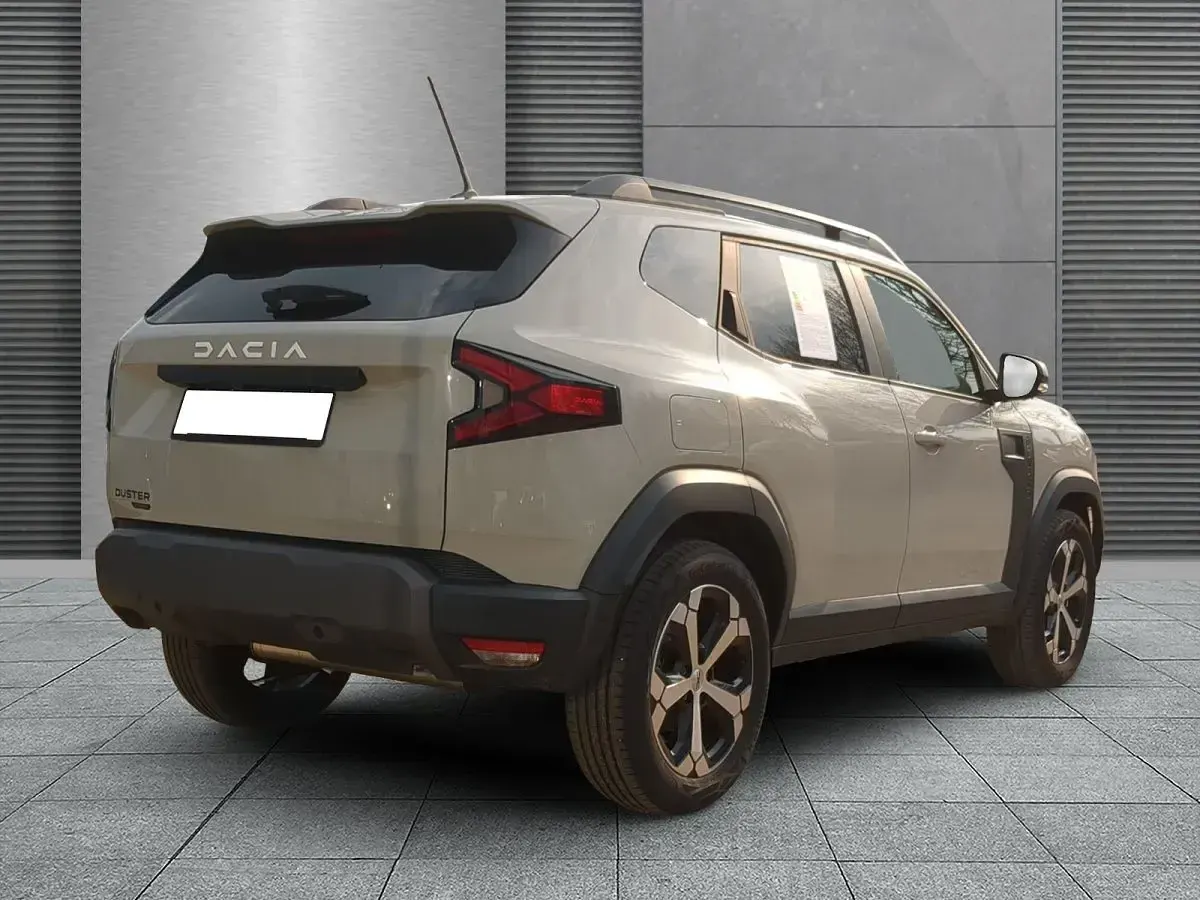 Gebraucht Dacia Duster Journey 141 PS (103 kW) 2024 Beige (sandstonebeige) SUV