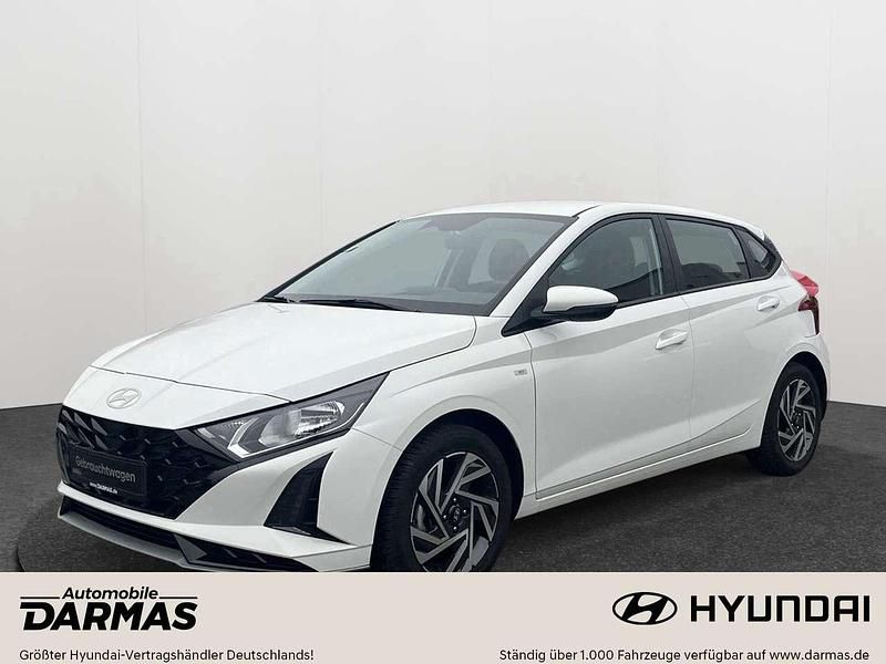 Weiß Gebraucht 2024 Hyundai i20 Trend Kleinwagen | 16.290 € (Guter Preis) - Bild 1/4