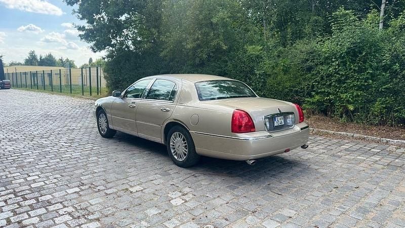 Gebraucht Lincoln Town Car 242 PS (177 kW) 2009 Limousine