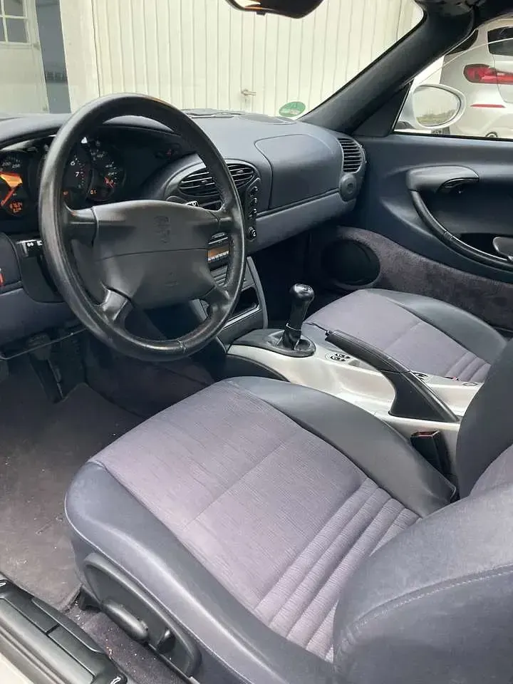 Gebraucht Porsche Boxster 204 PS (150 kW) 1998 Silber Cabrio