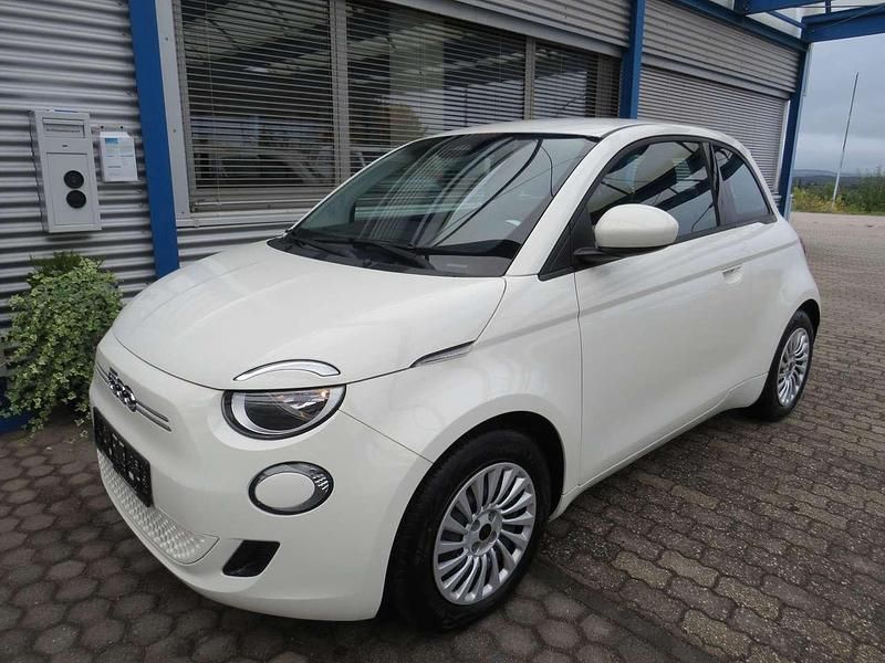 Weiss Gebraucht 2023 Fiat 500e Basis Kleinwagen | 16.750 € - Bild 1/4