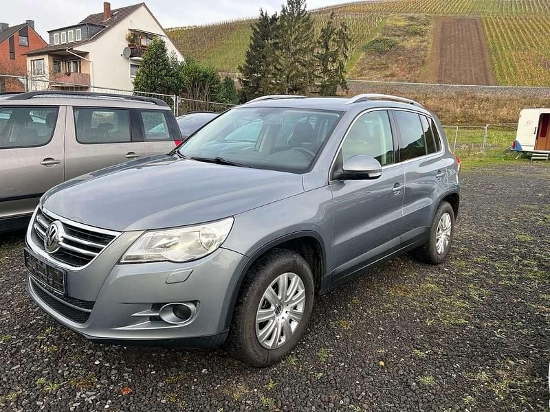 Grau Gebraucht 2009 VW Tiguan SUV | 7.200 € (Fairer Preis) - Bild 1/4