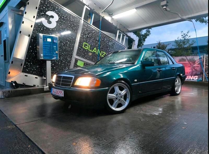 Gebraucht Mercedes C180 122 PS (89 kW) 1997 Grün Limousine