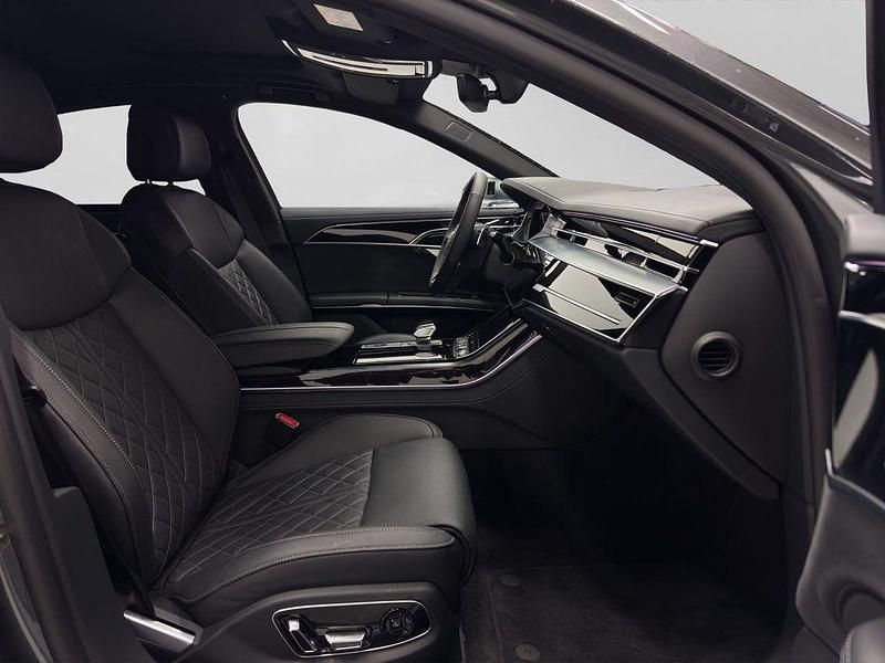 Gebraucht Audi S8 571 PS (419 kW) 2024 Grau Limousine