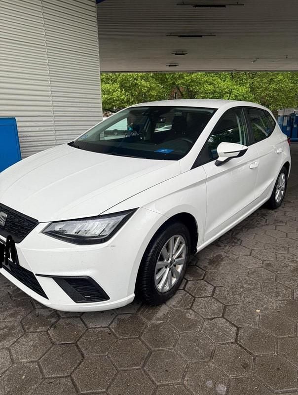 Weiß Gebraucht 2022 Seat Ibiza Kleinwagen | 11.000 € - Bild 1/4