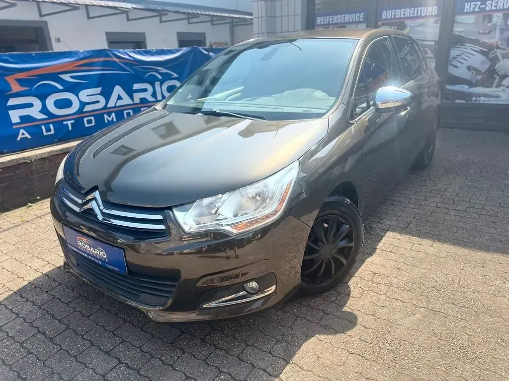 Gebraucht Citroën C4 SELECTION 95 PS (69 kW) 2014 Braun Limousine