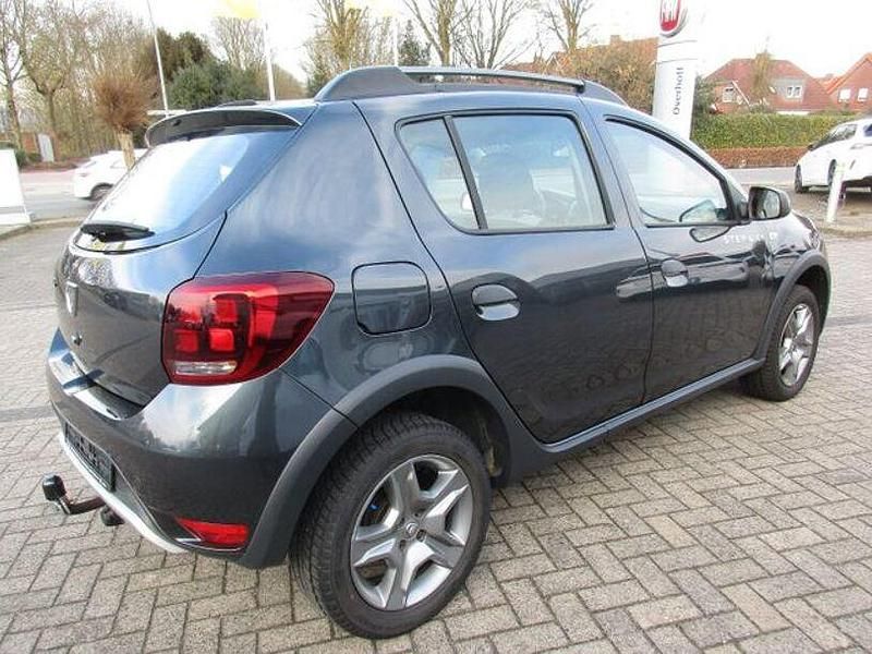 Gebraucht Dacia Sandero Stepway 90 PS (66 kW) 2019 Grau SUV