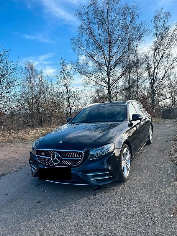 Gebraucht Mercedes E220 AMG 190 PS (139 kW) 2017 Schwarz Kombi