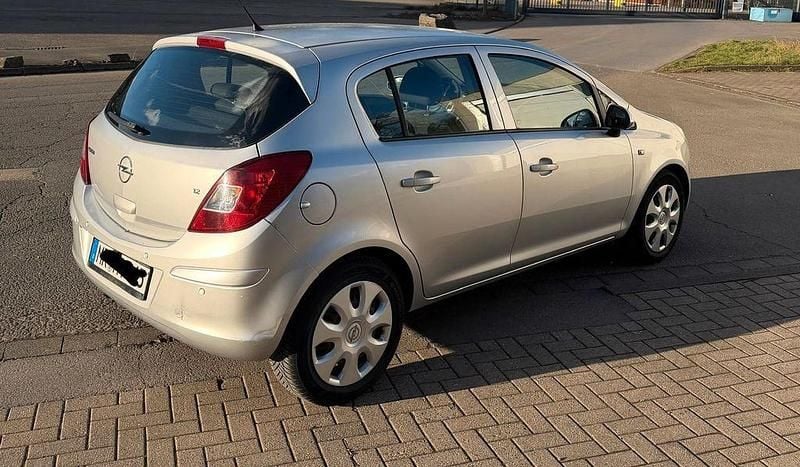 Gebraucht Opel Corsa 80 PS (58 kW) 2008 Silber Kleinwagen