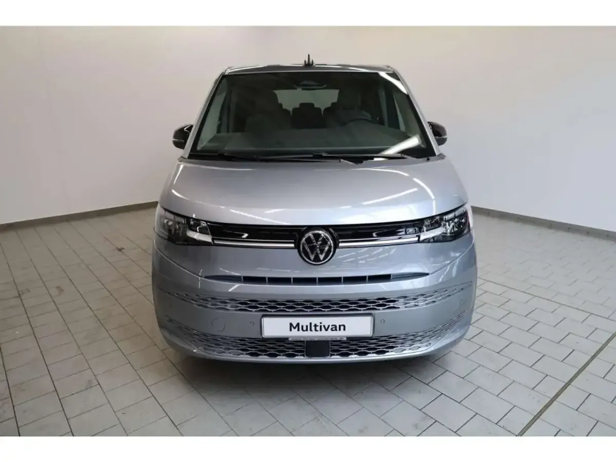 Neu VW Multivan 204 PS (150 kW) 2026 Monosilber metallic Van / Kleinbus