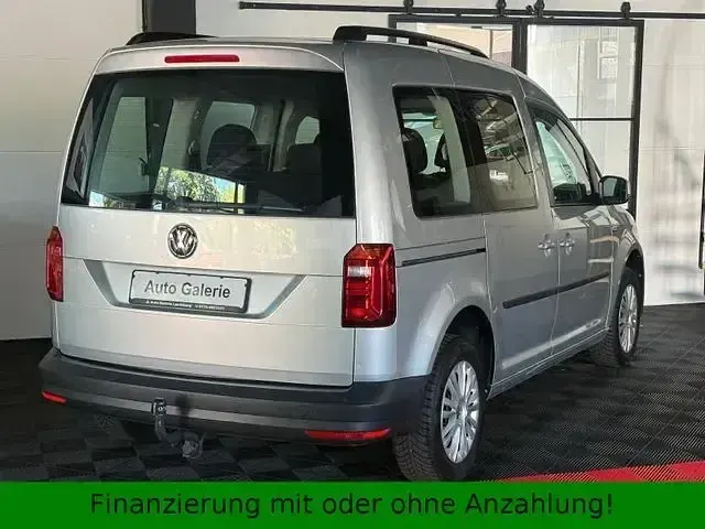 Gebraucht VW Caddy Trendline 102 PS (75 kW) 2018 Silber Van / Kleinbus