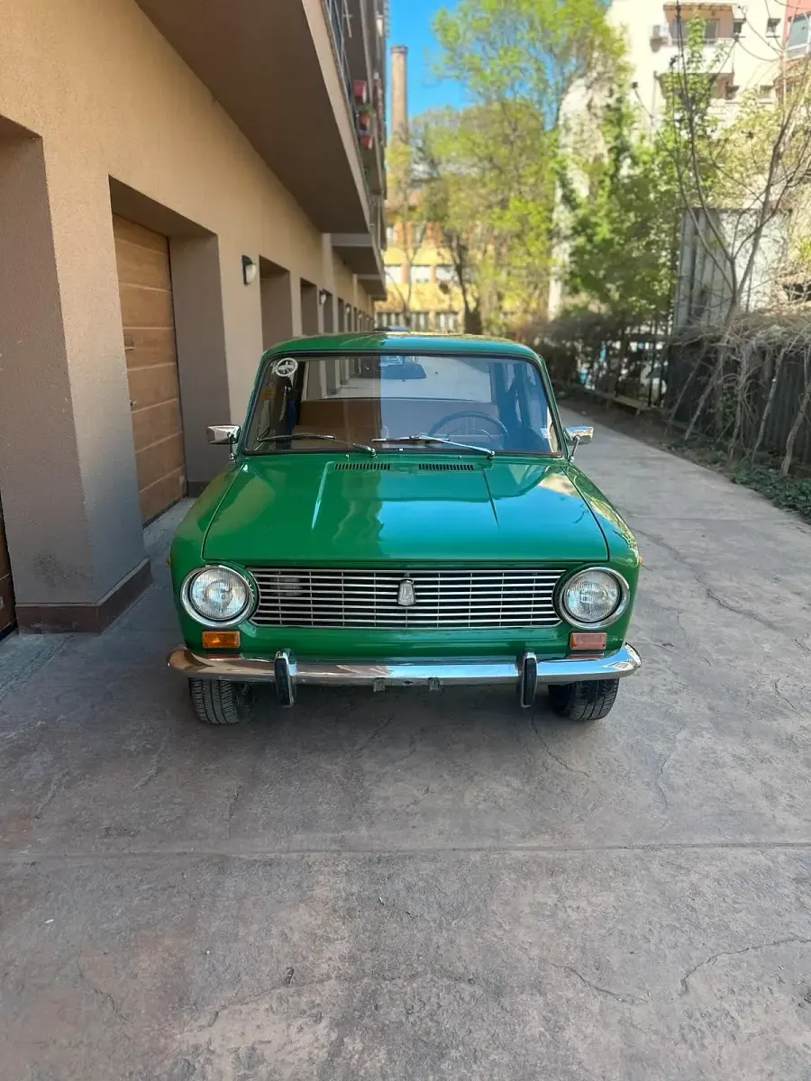 Second-hand Lada 2101 65 CP (47 kW) 1977 Verde Berlinǎ