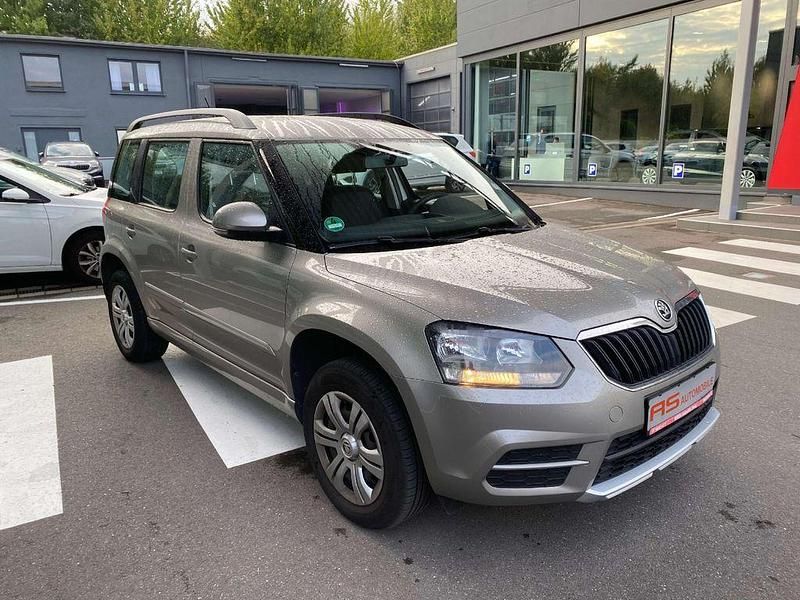 Gebraucht Skoda Yeti Active 105 PS (77 kW) 2015 Beige (metallic) SUV