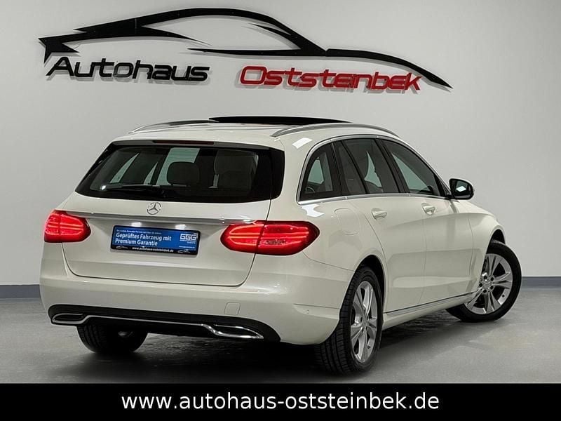 Gebraucht Mercedes C250 204 PS (150 kW) 2015 Weiß Kombi