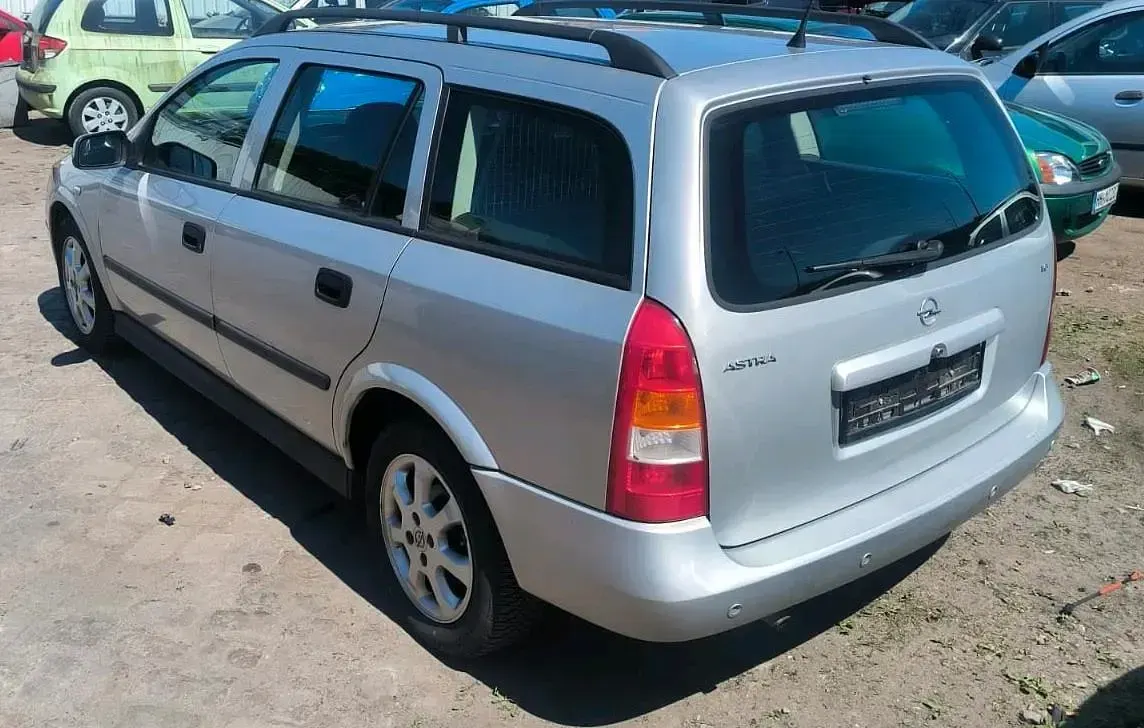 Gebraucht Opel Astra 101 PS (74 kW) 2002 Silber Kombi