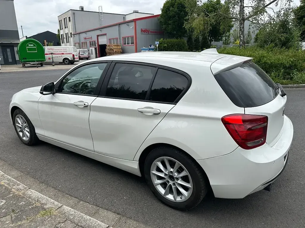 Gebraucht BMW 120 Performance 184 PS (135 kW) 2014 Weiß Kleinwagen