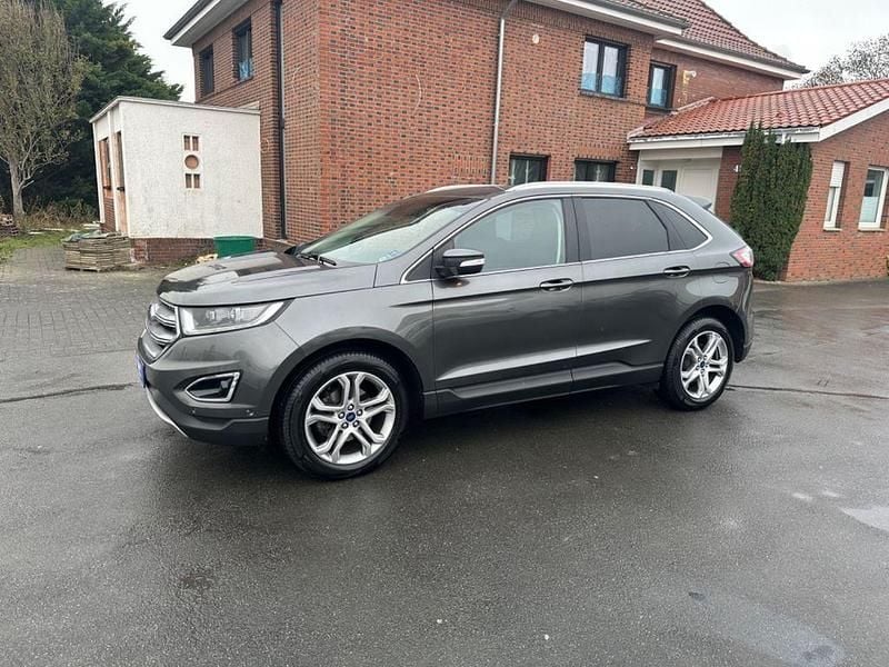 Grau Gebraucht 2016 Ford Edge Titanium SUV | 11.900 € (Superpreis) - Bild 1/4