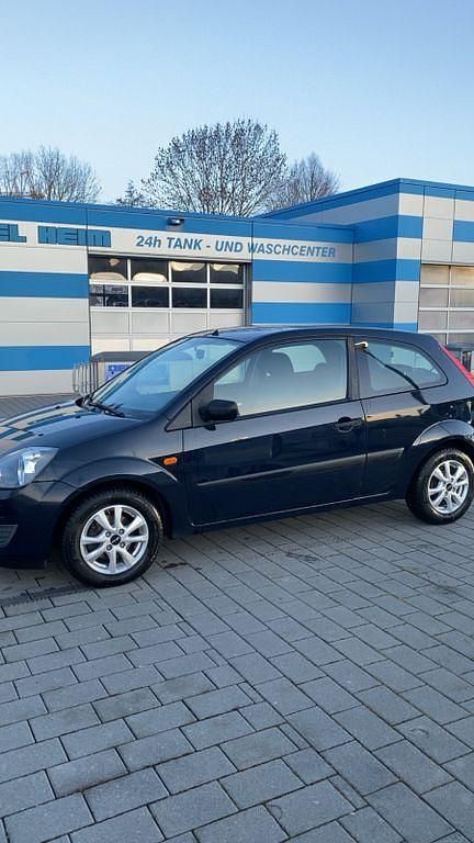 Gebraucht Ford Fiesta Ambiente 60 PS (44 kW) 2007 Blau Limousine