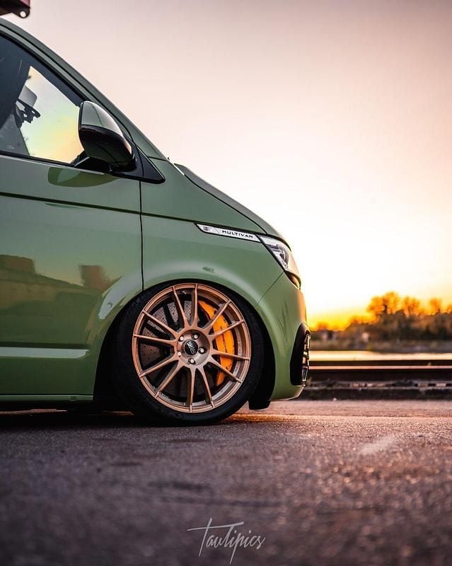 Second-hand VW Multivan R 235 CP (172 kW) 2005 Verde Monovolum