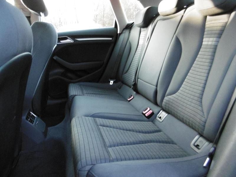 Gebraucht Audi A3 Ambition 125 PS (91 kW) 2015 Weiß Limousine