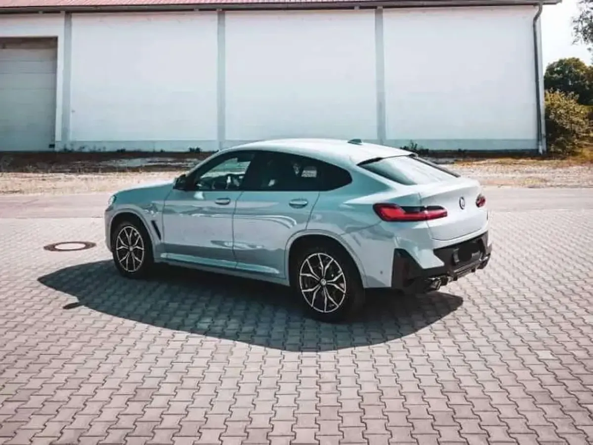 Gebraucht BMW X4 190 PS (139 kW) 2023 Grau SUV