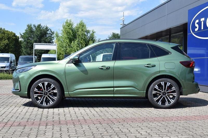 Neu Ford Kuga ST-Line X 182 PS (133 kW) 2026 Bursting green SUV