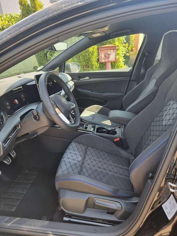 Gebraucht VW Golf VIII R-line 150 PS (110 kW) 2025 Schwarz Limousine