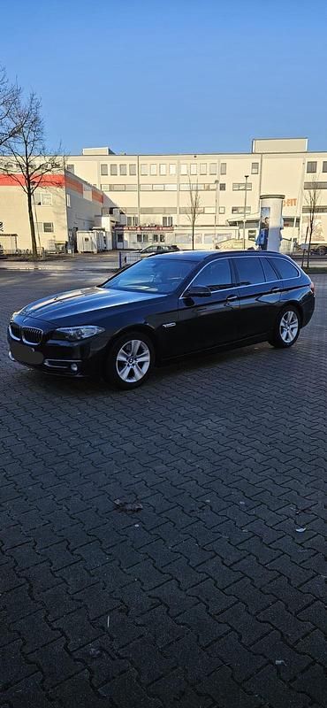Schwarz Gebraucht 2015 BMW 520 Luxury Line Kombi | 9.500 € (Guter Preis) - Bild 1/4