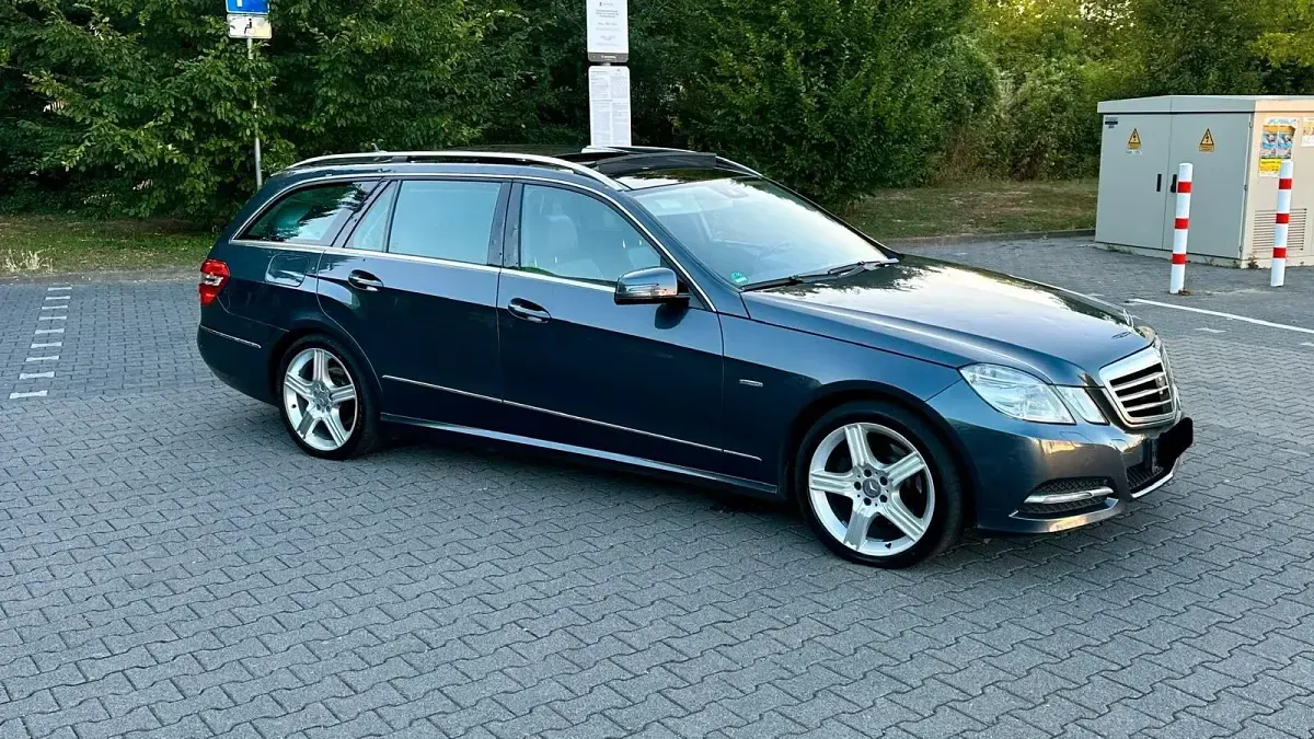 Gebraucht Mercedes E300 231 PS (169 kW) 2012 Grau Kombi