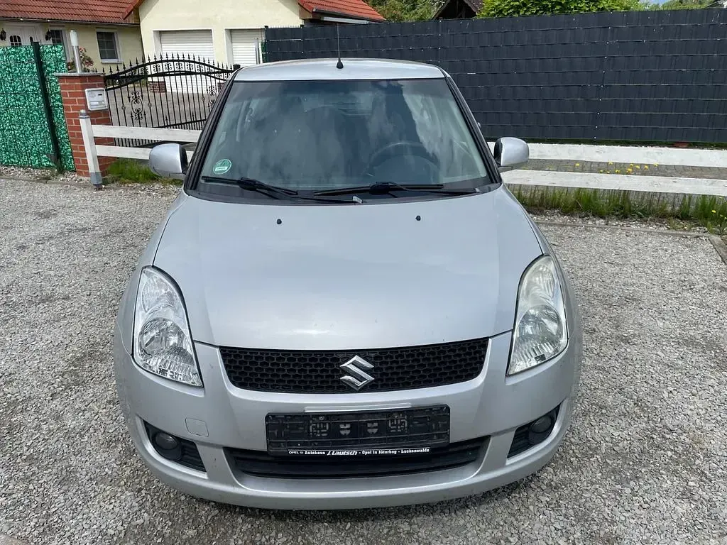 Gebraucht Suzuki Swift Club 92 PS (67 kW) 2009 Silber Kleinwagen