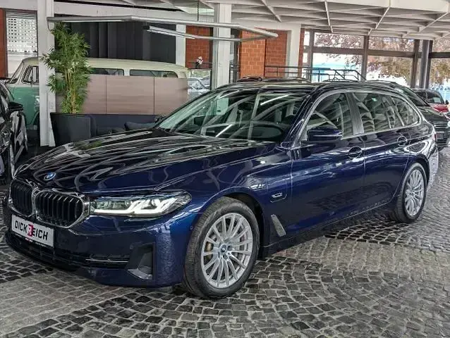 Gebraucht BMW 520 Sport Line 204 PS (150 kW) 2022 Blau Limousine
