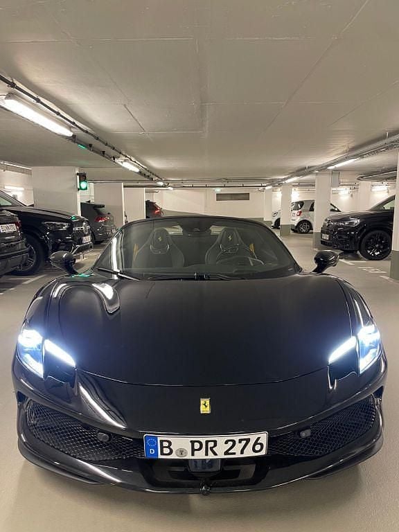 Neu Ferrari 296 831 PS (611 kW) 2025 Schwarz Cabrio