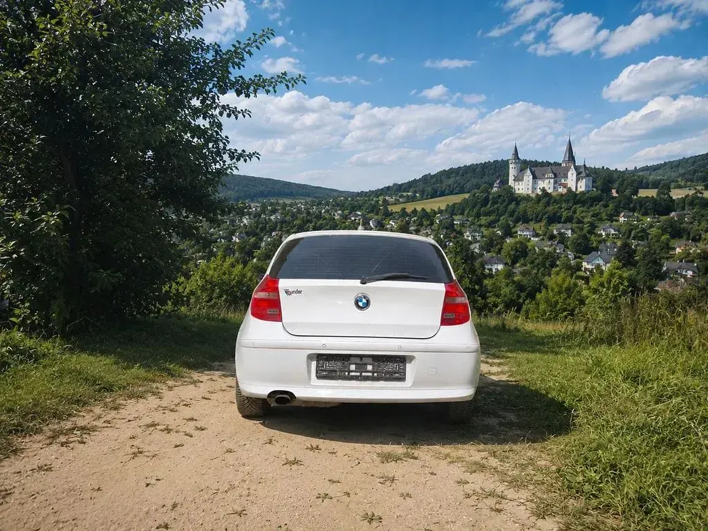 Gebraucht BMW 116 122 PS (89 kW) 2010 Weiß Kleinwagen