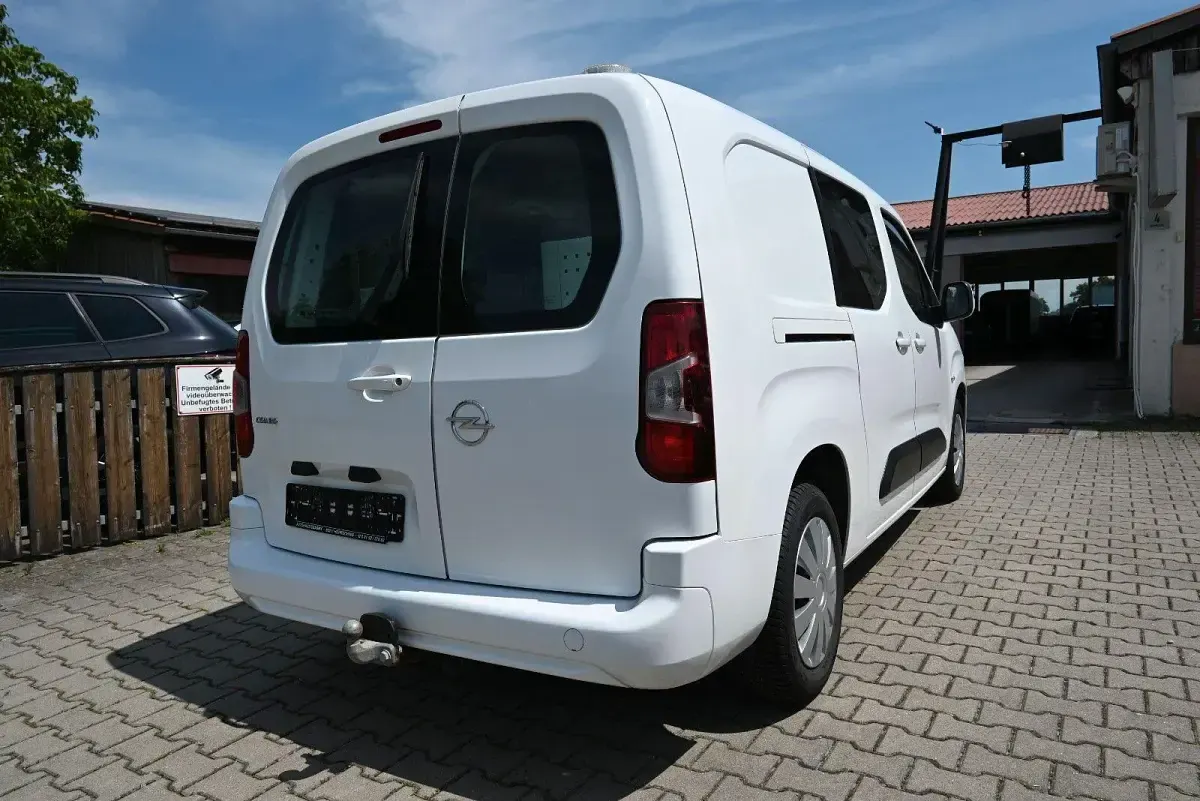 Gebraucht Opel Combo Selection 131 PS (96 kW) 2020 Weiß Van / Kleinbus