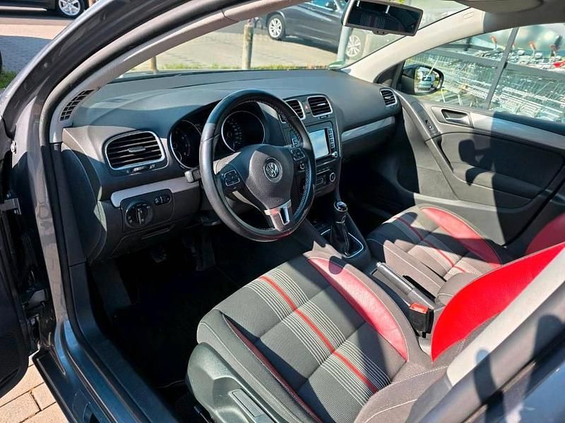 Gebraucht VW Golf VII Match 114 PS (83 kW) 2012 Grau Kleinwagen